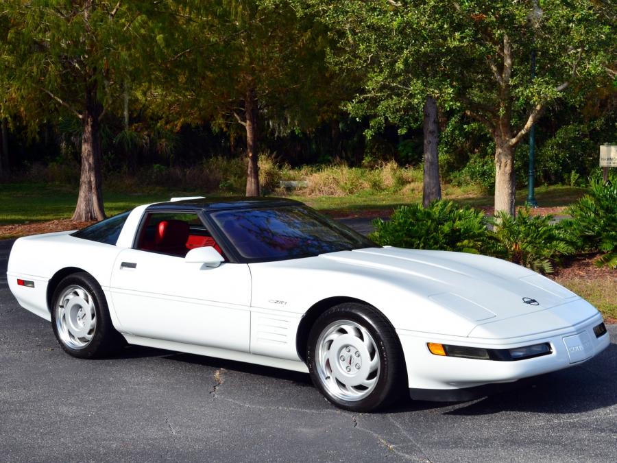  Chevrolet Corvette ZR1 Coupe 1991 года  (фото 24 из 32)